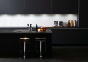 【新聞照3】義大利廚具新趨勢，為了室內設計孕育而生的FENIX奈米智慧材於台灣隆重上市-1024x731