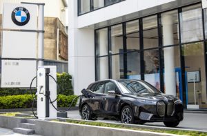 [新聞照片一] BMW總代理汎德率先於全台完成共4座全新BMW i直流高速充電站，包含BMW大桐桃